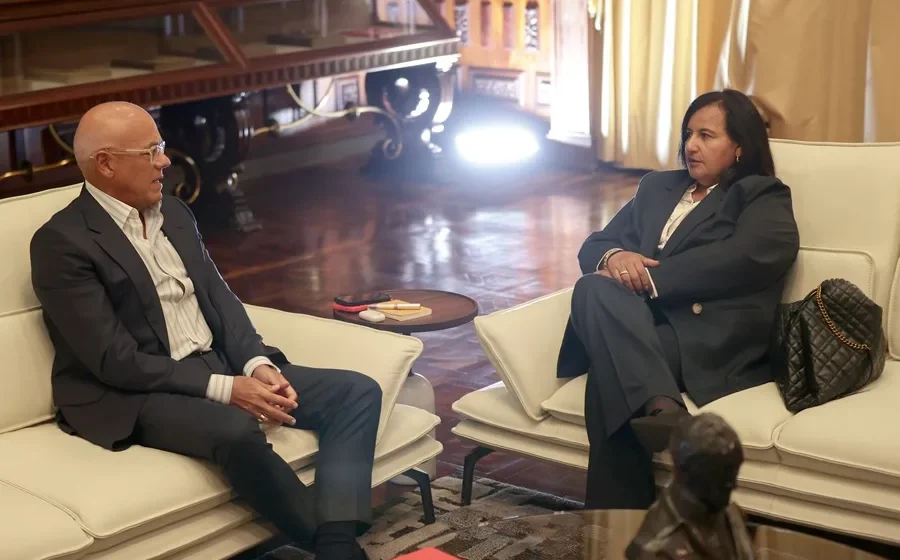 Opositores venezolanos preparan agenda de garantías políticas en diálogo con el chavismo