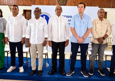 PRM continua trabajo en el territorio; alta dirección encabeza encuentro en Monte Plata