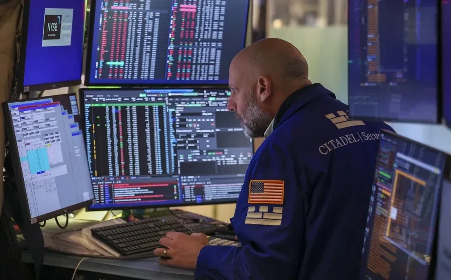 Wall Street cae lastrado por el Nasdaq, que pierde un 4,5 % en la semana