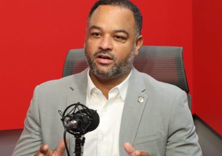 Carlos Pérez se perfila como el candidato a alcalde por la Fuerza del Pueblo en SDN