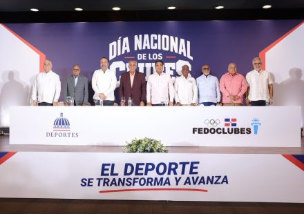 Ministro Kelvin Cruz celebra por todo lo alto el Día Nacional de los Clubes