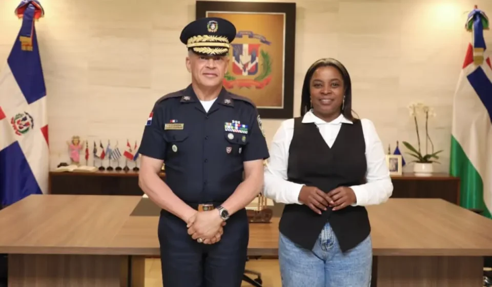 Director de la Policía y diputada Millys Martínez dan por superado impasse en Elías Piña