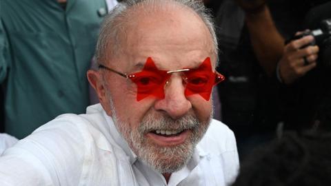 Lula logra una histórica remontada, gana a Flávio Bolsonaro y será presidente de Brasil por cuarta vez