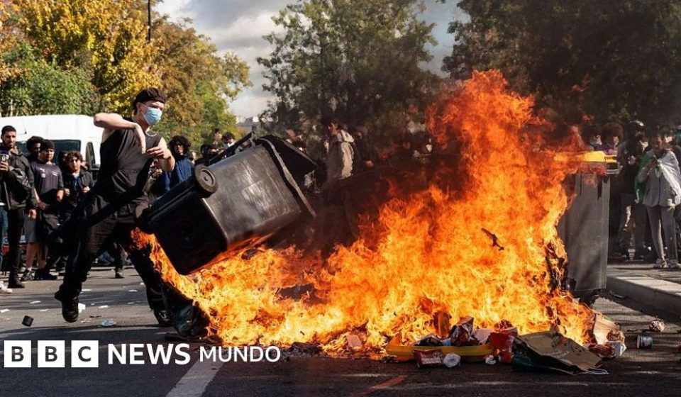 Semana de furia y fuego: las violentas protestas estudiantiles en Francia que han dejado más de 1.000 escuelas afectadas y cientos de detenidos