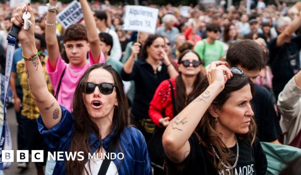 En fotos: las multitudinarias protestas en España contra la crisis de la vivienda
