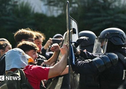 School protests send shivers down French government's spine