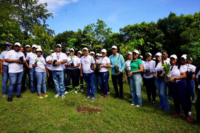 Voluntariado de los Centros Tecnológicos Comunitarios realiza jornada de reforestación