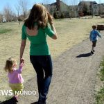 La madre que fue condenada por dejar que su hijo de 5 años paseara solo