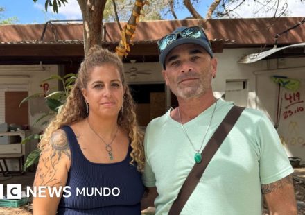 "Uno de cada cuatro de nosotros fue secuestrado o asesinado": cómo intentan reconstruir sus vidas los residentes de un kibutz israelí devastado por los ataques de Hamás del 7 de octubre