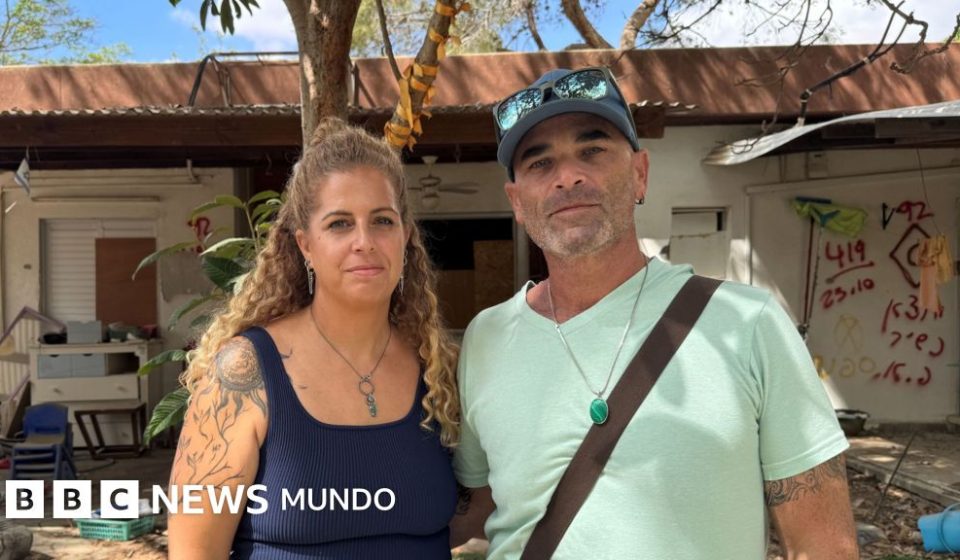 "Uno de cada cuatro de nosotros fue secuestrado o asesinado": cómo intentan reconstruir sus vidas los residentes de un kibutz israelí devastado por los ataques de Hamás del 7 de octubre
