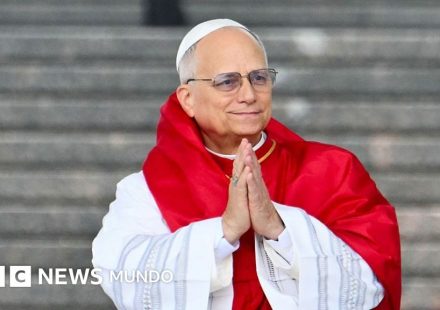 Quién queda a cargo del Vaticano y cómo funciona la Iglesia católica mientras el papa León XIV se recupera de una cirugía pulmonar