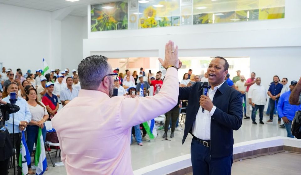 Partido País Posible informa juramentó 350 nuevos dirigentes en Santiago