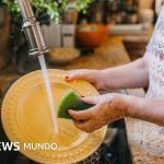 Los anfitriones de Airbnb ya no pueden exigir a los huéspedes que quiten las sábanas ni que laven los platos