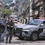 Un hombre armado toma de rehenes a los niños de una escuela en Brasil