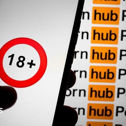 Pornhub returns to Australia but only for adults with Apple devices