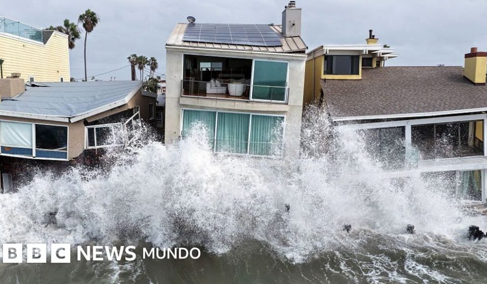 Qué son las ondas Kelvin detrás del oleaje destructivo que está afectando a las costas de México y el sur de California