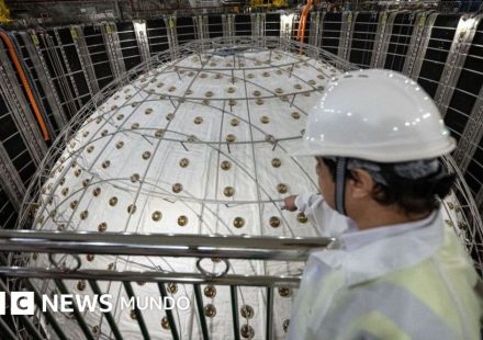 Qué son los neutrinos, las "partículas fantasma" del universo por las que el belga Francis Halzen ganó el Nobel de Física
