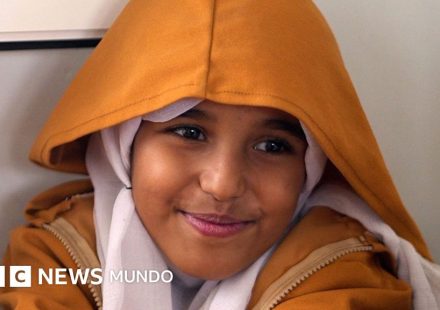 Los niños que desafían a francotiradores y morteros para ir a la escuela cerca del frente de guerra en Yemen