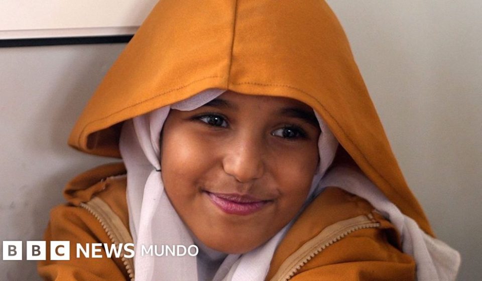 Los niños que desafían a francotiradores y morteros para ir a la escuela cerca del frente de guerra en Yemen