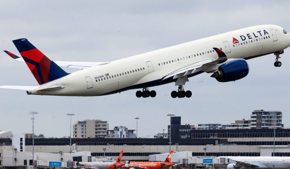 Rising fuel costs slashed Delta’s profit outlook despite strong demand