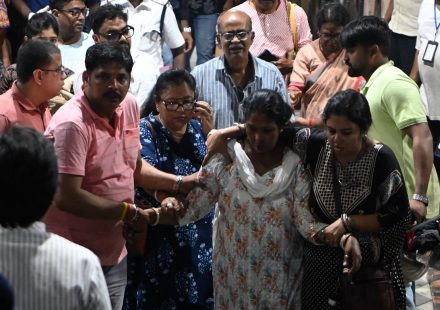 At least 19 dead in stampede at Kolkata Hindu festival