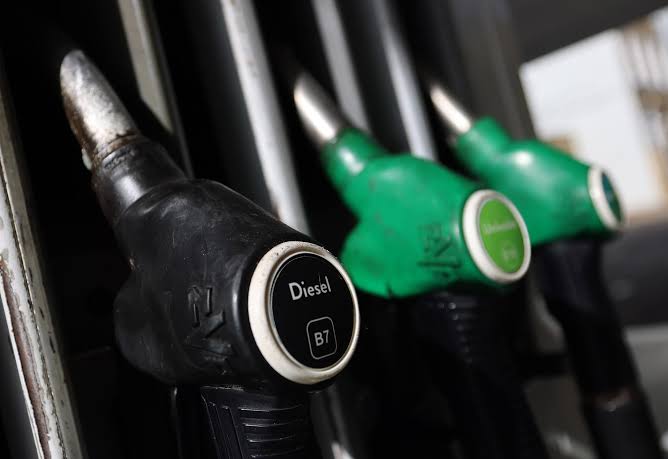 La OPEP+ decide mantener congelada su oferta de petróleo en noviembre