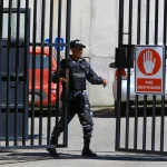 Capturan dos de los seis presos fugados de una cárcel de Ecuador tras perforar una celda